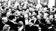 Ölmedik, Ata’m… … Bir cumhuriyet balosunda yaverlerden Nihat Bey’e şu soruyu sordu: - Ben ölürsem, ne yaparsın? - Ben de ölürüm Paşam… Atatürk aldığı cevaptan memnun kalmamıştı. Sert bir ifadeyle şunları söyledi:...