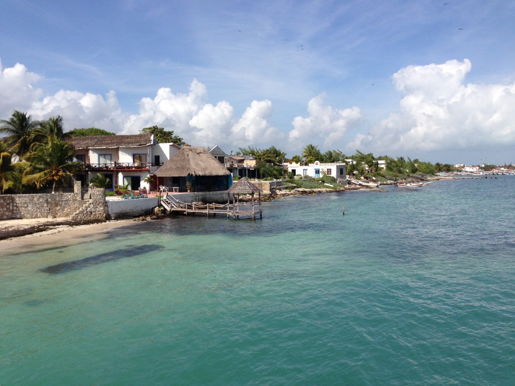 Gezinin son durağı Karayip Denizi'nde tropik ada Isla Mujeres'ti. Adada 13 bin kişi yaşıyor, turistlerle bu rakam artıyor.